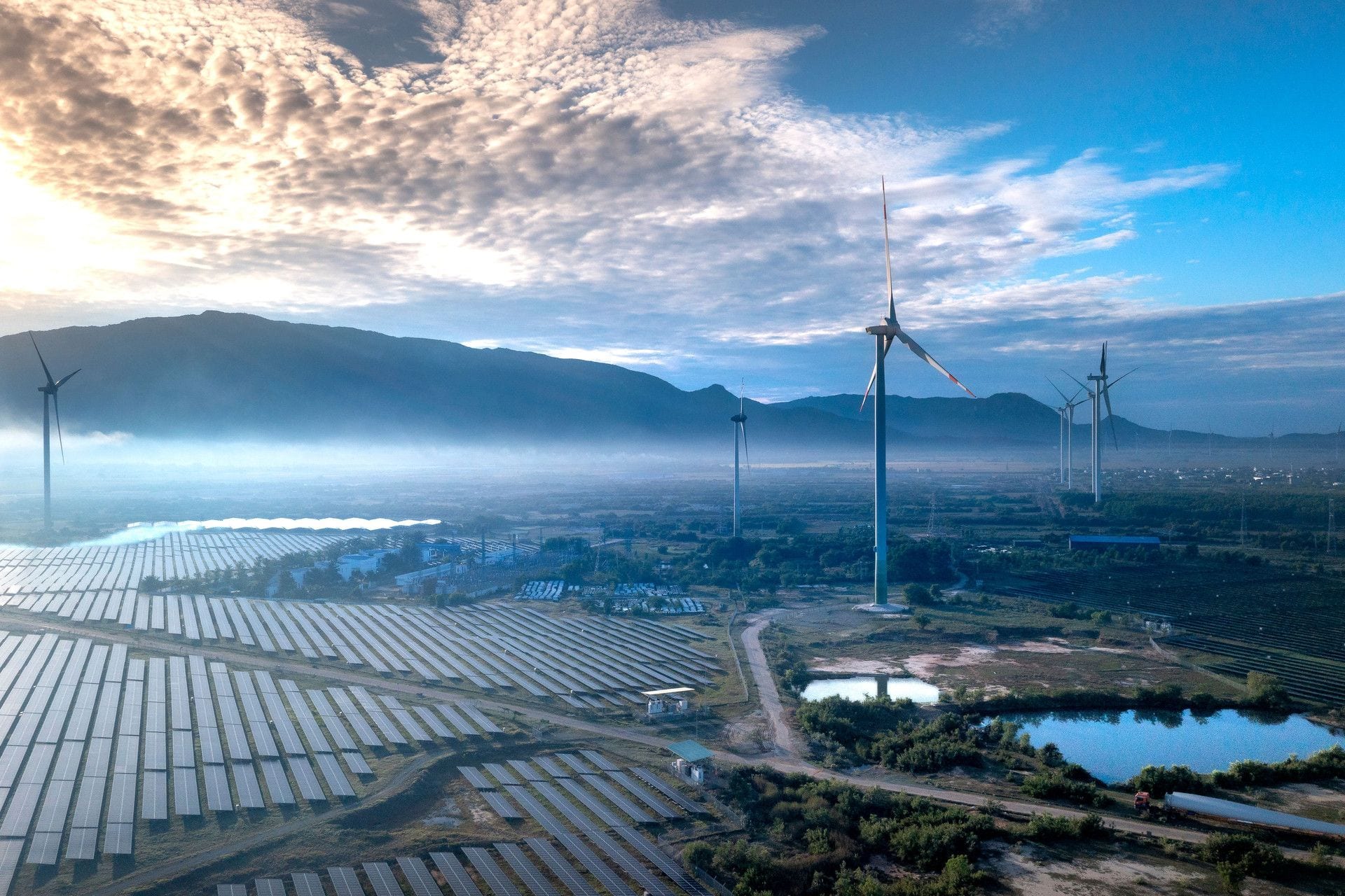 Odnawialne źródła energii – fotowoltaika i energetyka wiatrowa